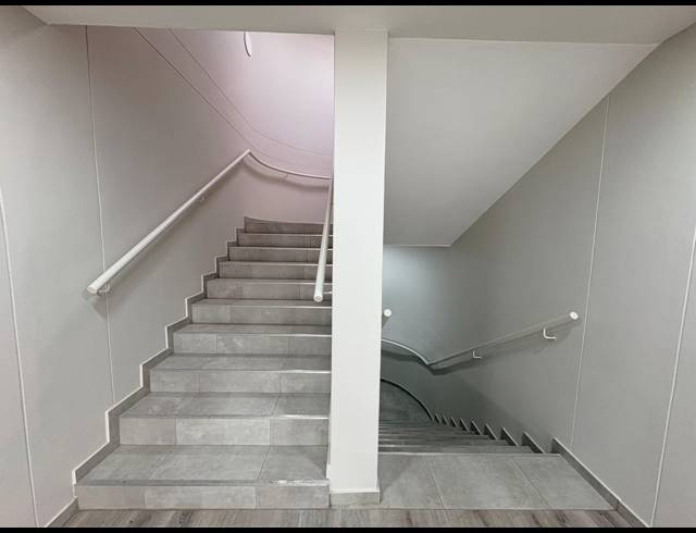 3,949M² OFFICE TO LET IN VORNA VALLEY